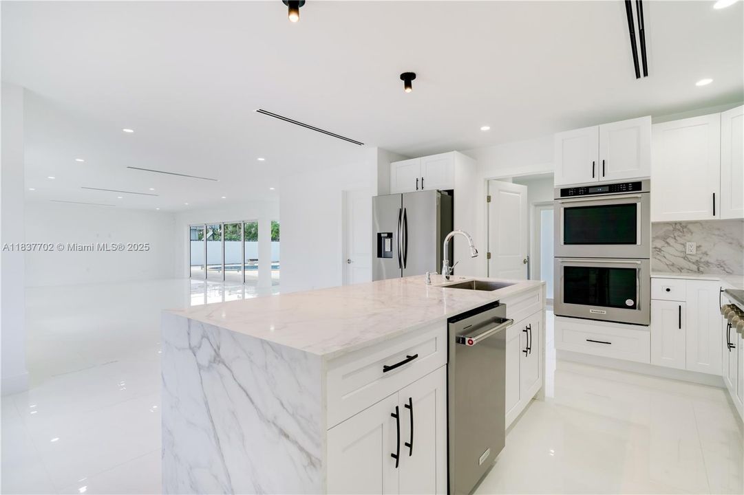 For Sale: $925,000 (4 beds, 3 baths, 2187 Square Feet)