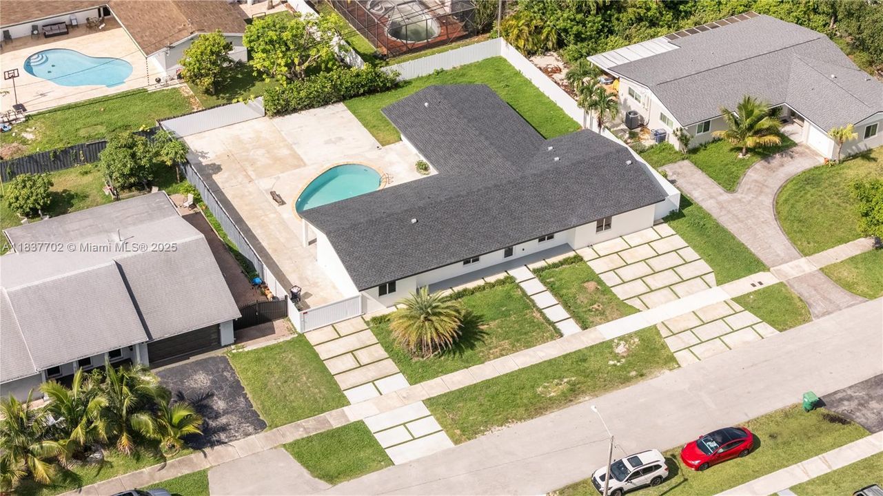 For Sale: $925,000 (4 beds, 3 baths, 2187 Square Feet)
