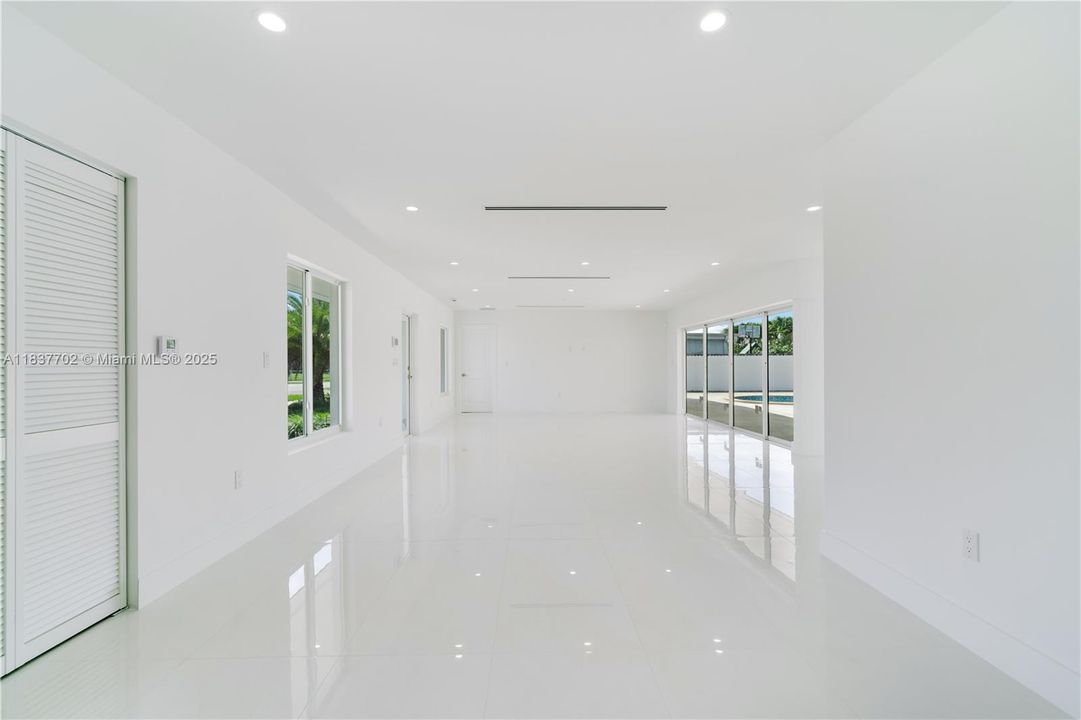 For Sale: $925,000 (4 beds, 3 baths, 2187 Square Feet)