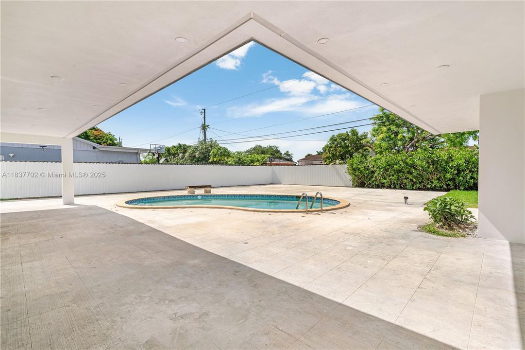 For Sale: $925,000 (4 beds, 3 baths, 2187 Square Feet)