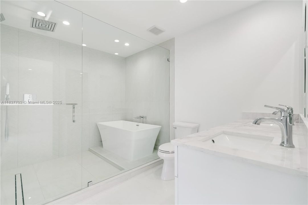 For Sale: $925,000 (4 beds, 3 baths, 2187 Square Feet)