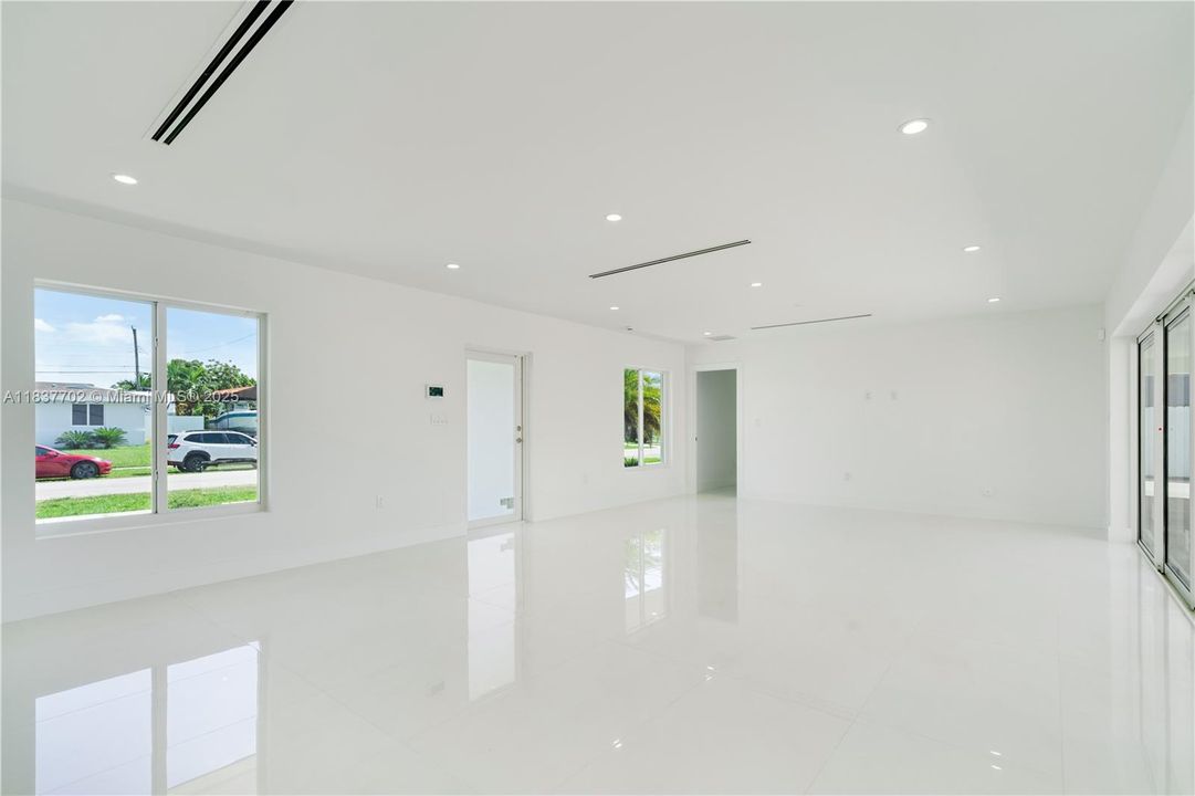 For Sale: $925,000 (4 beds, 3 baths, 2187 Square Feet)