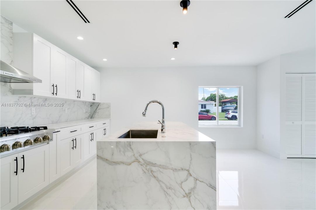 For Sale: $925,000 (4 beds, 3 baths, 2187 Square Feet)