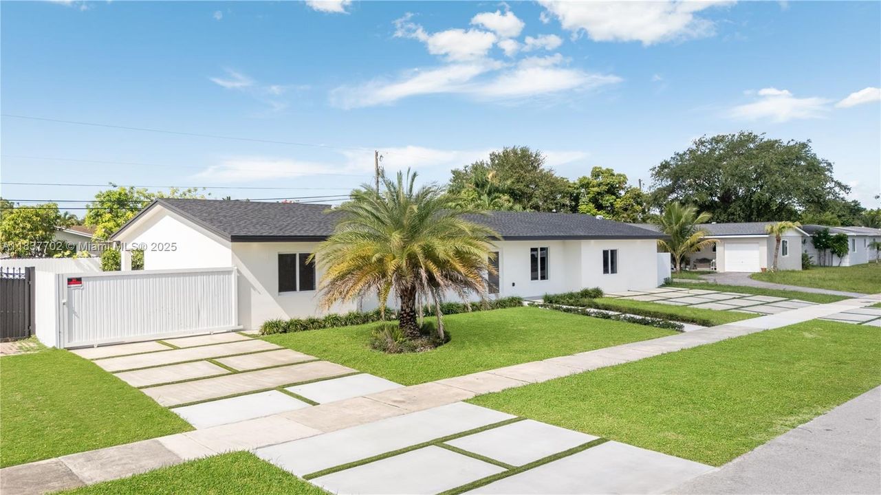 For Sale: $925,000 (4 beds, 3 baths, 2187 Square Feet)