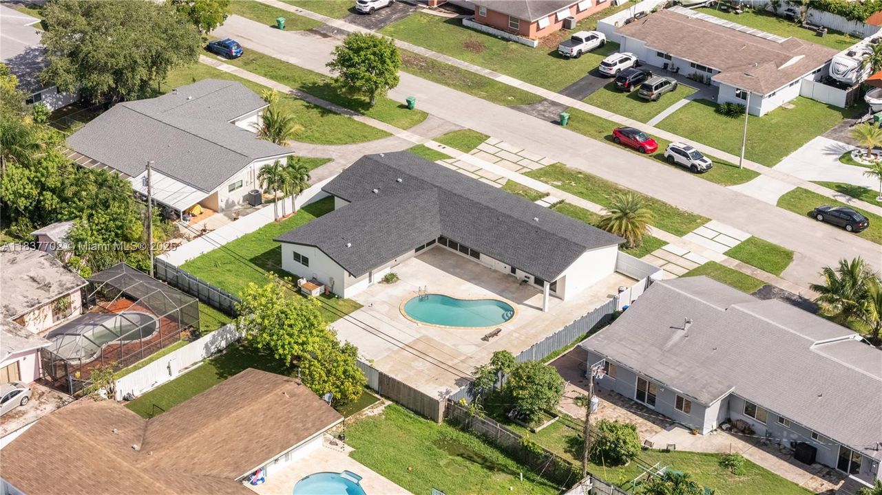 For Sale: $925,000 (4 beds, 3 baths, 2187 Square Feet)