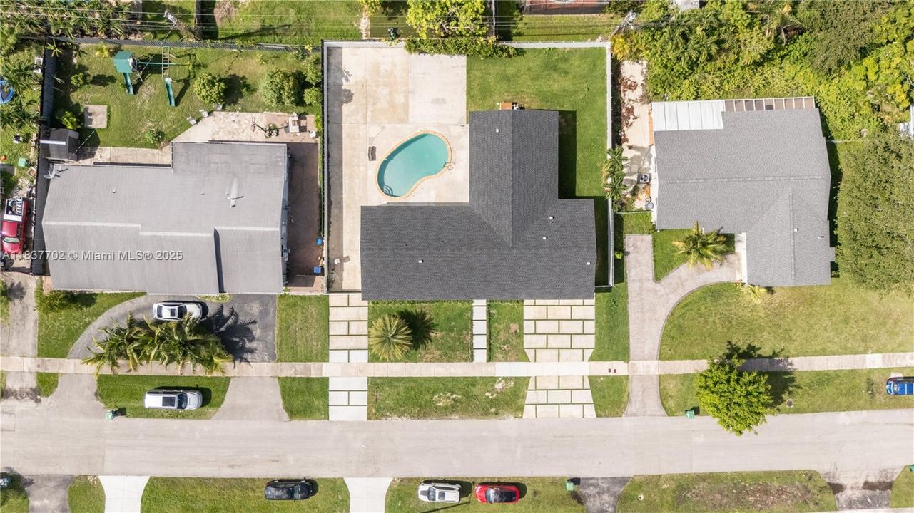For Sale: $925,000 (4 beds, 3 baths, 2187 Square Feet)