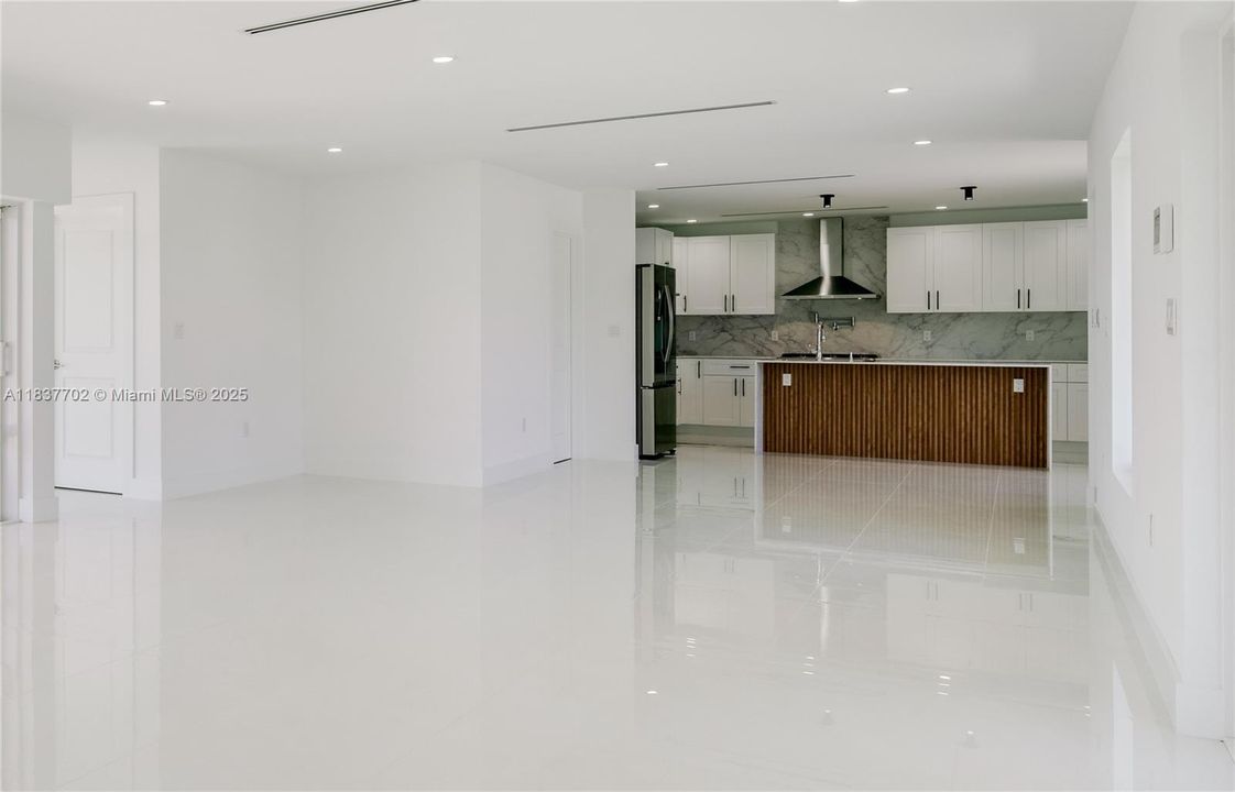 For Sale: $925,000 (4 beds, 3 baths, 2187 Square Feet)