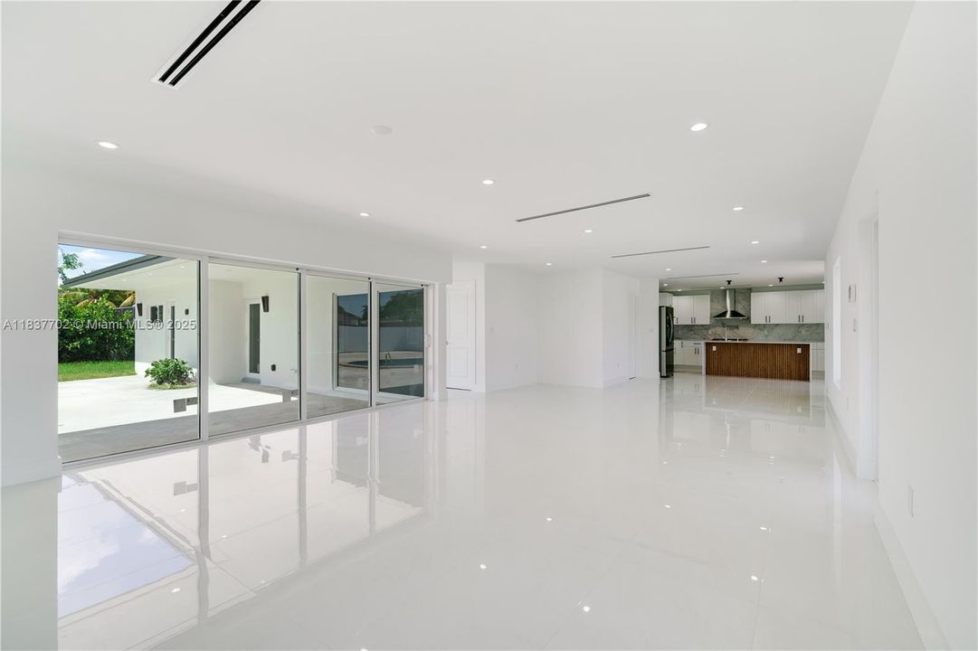 For Sale: $925,000 (4 beds, 3 baths, 2187 Square Feet)