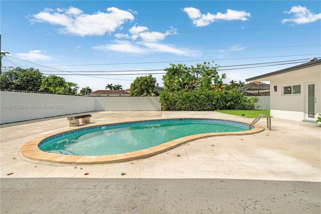 For Sale: $925,000 (4 beds, 3 baths, 2187 Square Feet)