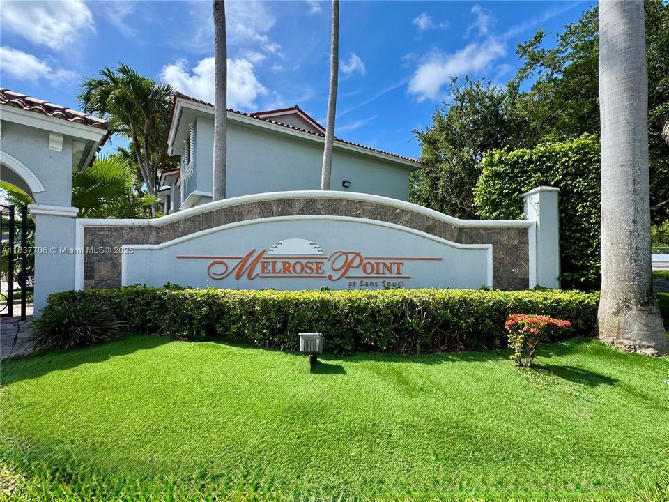 For Sale: $445,000 (2 beds, 1 baths, 1162 Square Feet)