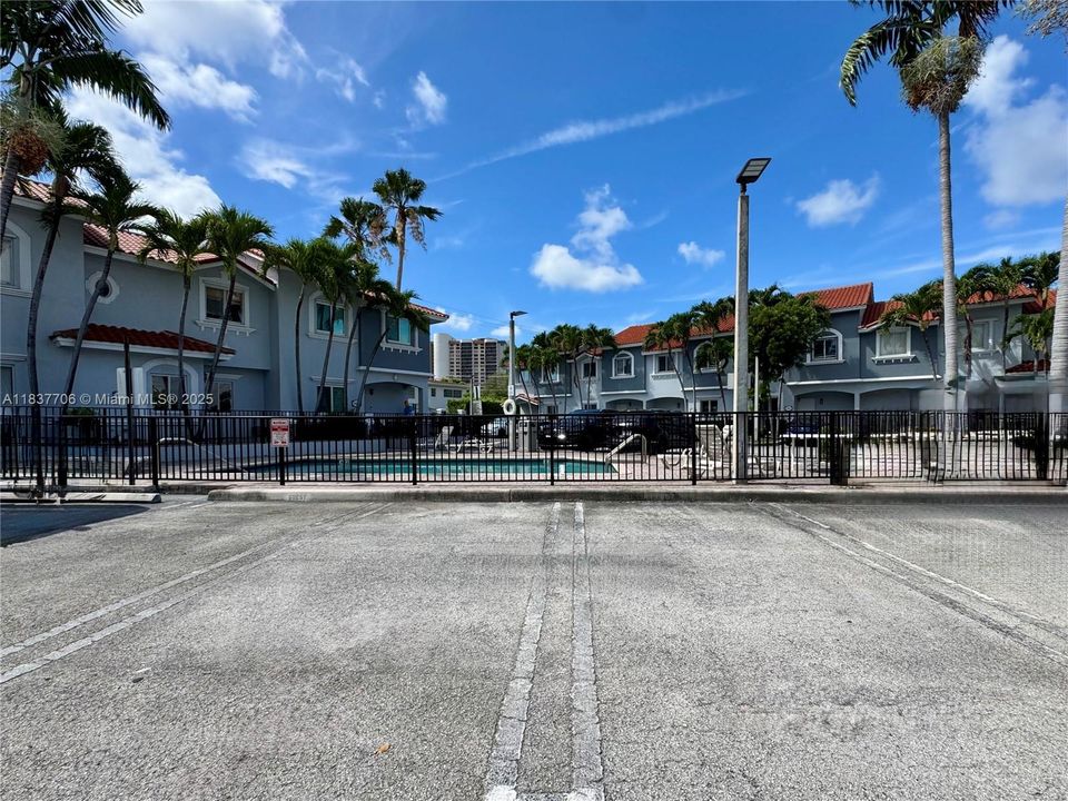 For Sale: $445,000 (2 beds, 1 baths, 1162 Square Feet)