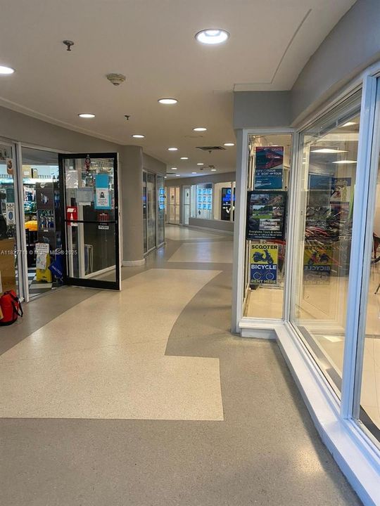 待售: $320,000 (0 贝兹, 1 浴室, 400 平方英尺)