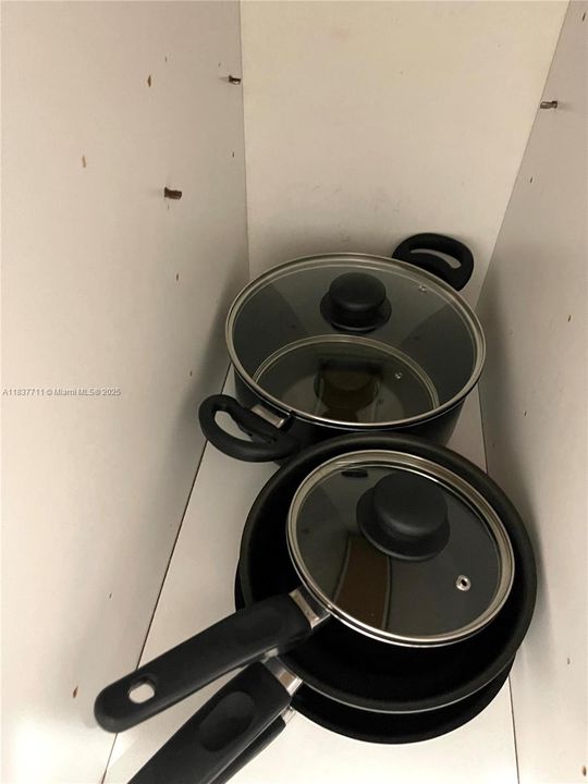 待售: $320,000 (0 贝兹, 1 浴室, 400 平方英尺)