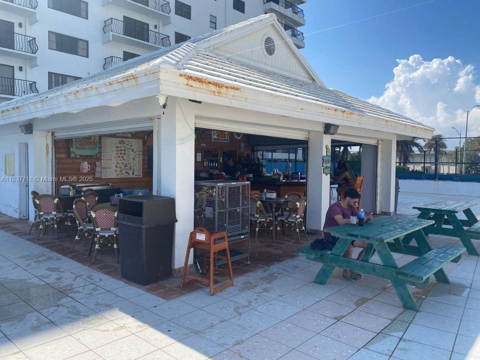 待售: $320,000 (0 贝兹, 1 浴室, 400 平方英尺)