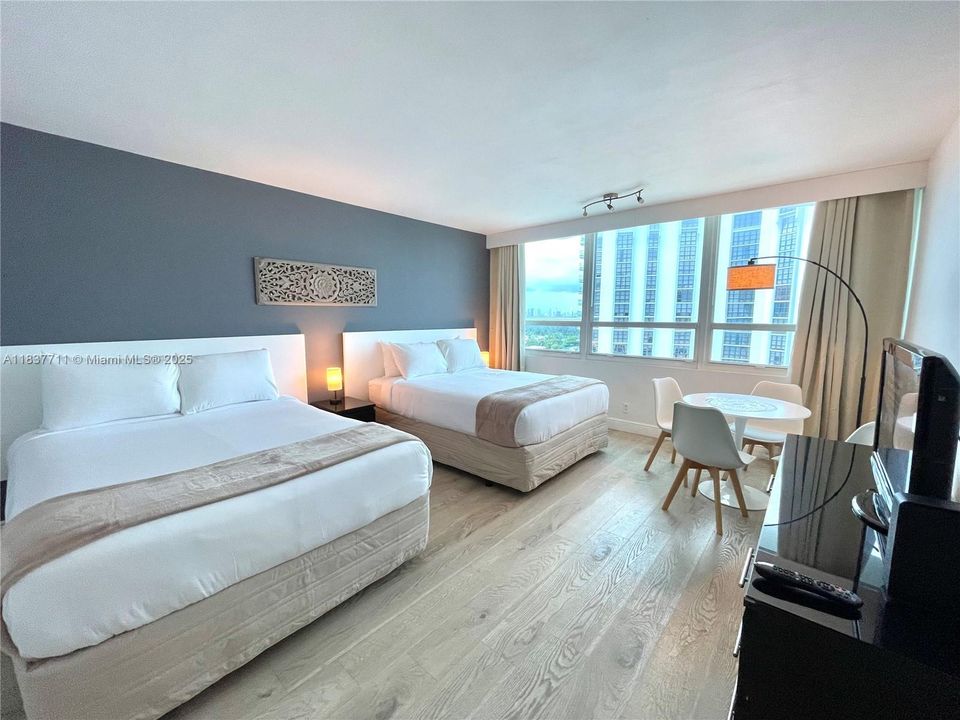 待售: $320,000 (0 贝兹, 1 浴室, 400 平方英尺)