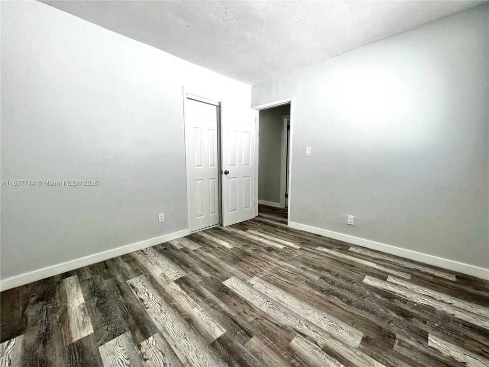 Recently Rented: $1,675 (2 beds, 1 baths, 3072 Square Feet)