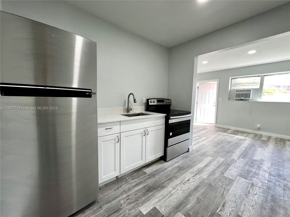 Recently Rented: $1,675 (2 beds, 1 baths, 3072 Square Feet)