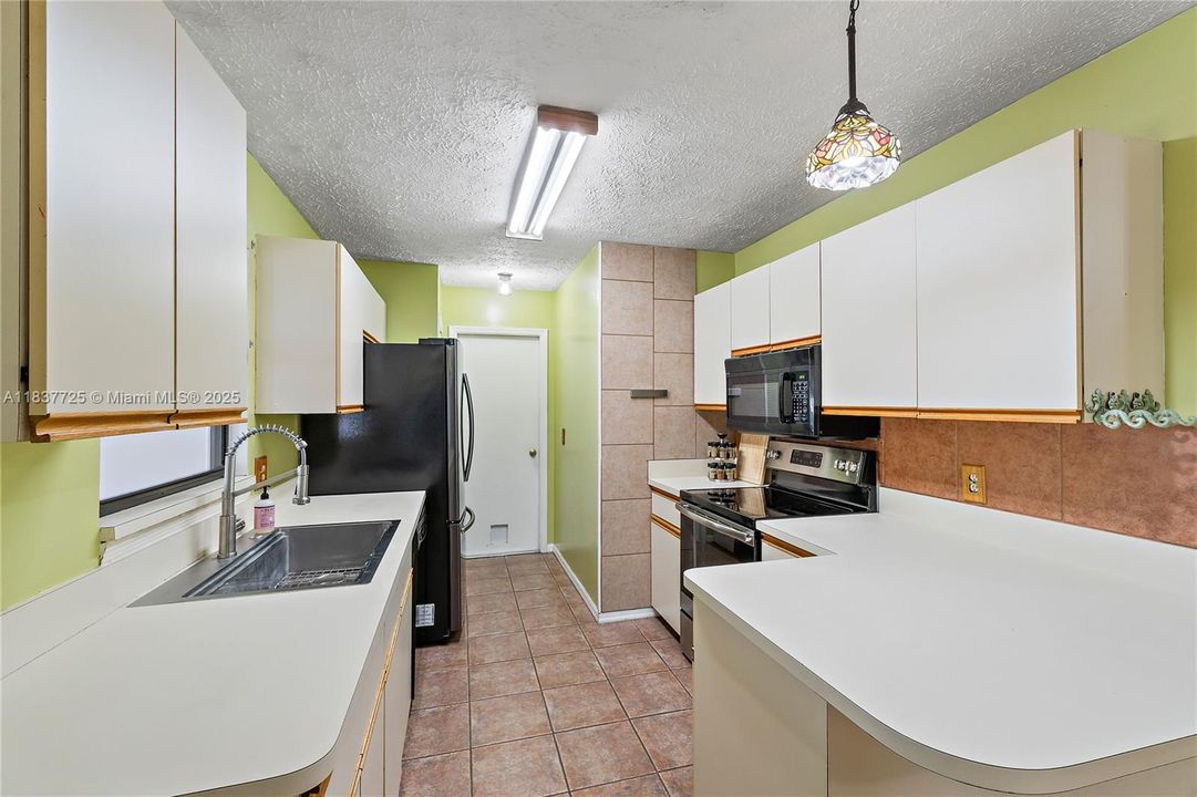 最近租的: $2,750 (3 贝兹, 2 浴室, 1472 平方英尺)