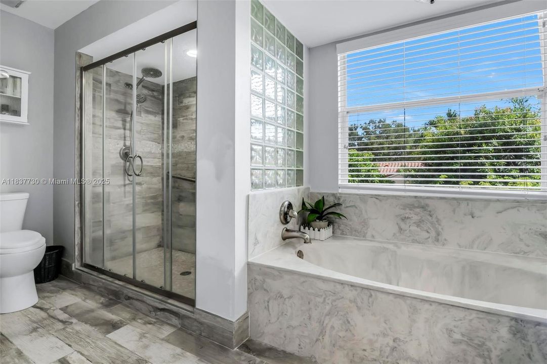 Recently Rented: $6,000 (5 beds, 2 baths, 3008 Square Feet)