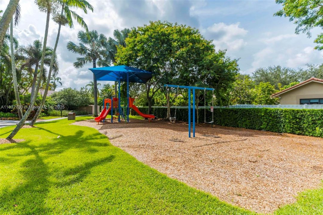 Recently Rented: $6,000 (5 beds, 2 baths, 3008 Square Feet)