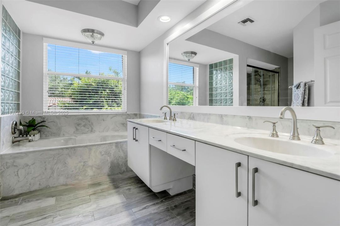 Recently Rented: $6,000 (5 beds, 2 baths, 3008 Square Feet)