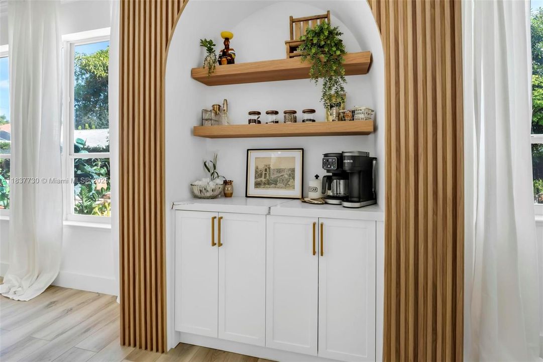 Recently Rented: $6,000 (5 beds, 2 baths, 3008 Square Feet)