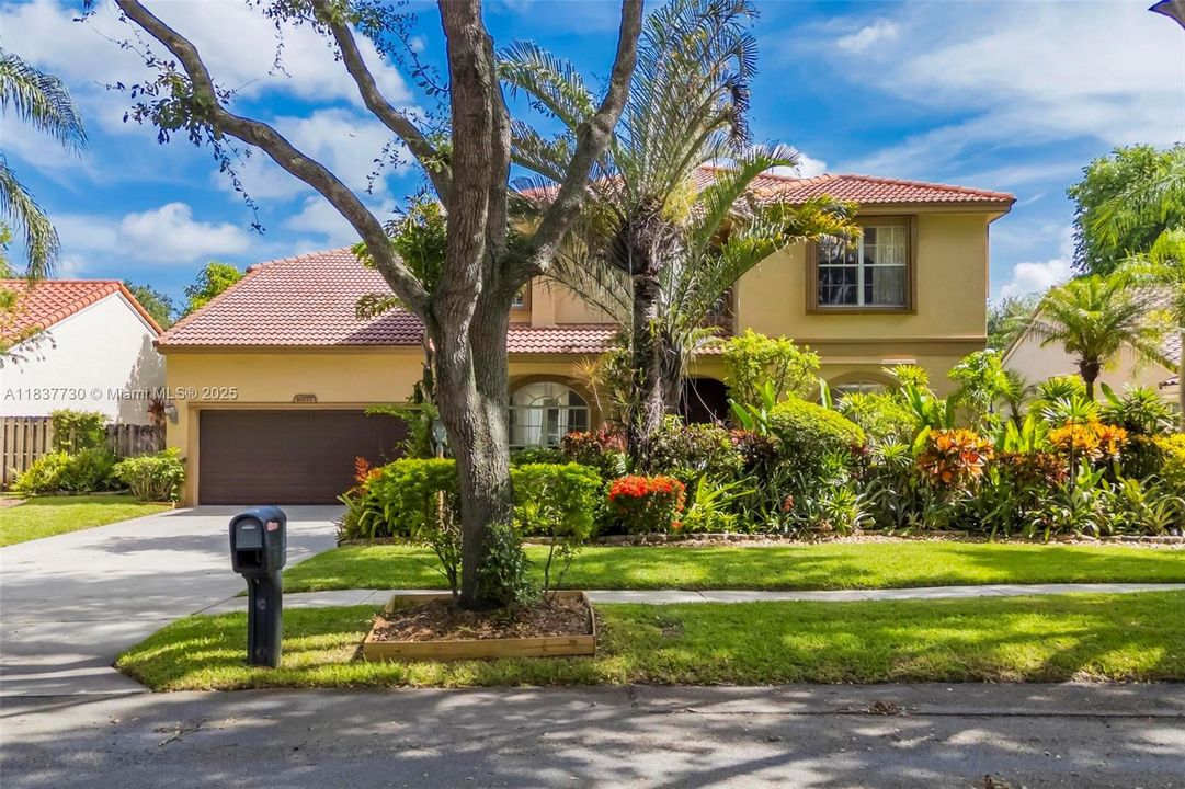 Recently Rented: $6,000 (5 beds, 2 baths, 3008 Square Feet)