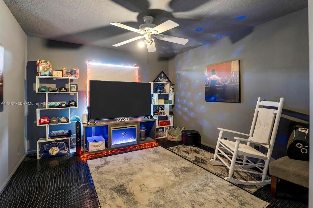 Recently Rented: $6,000 (5 beds, 2 baths, 3008 Square Feet)