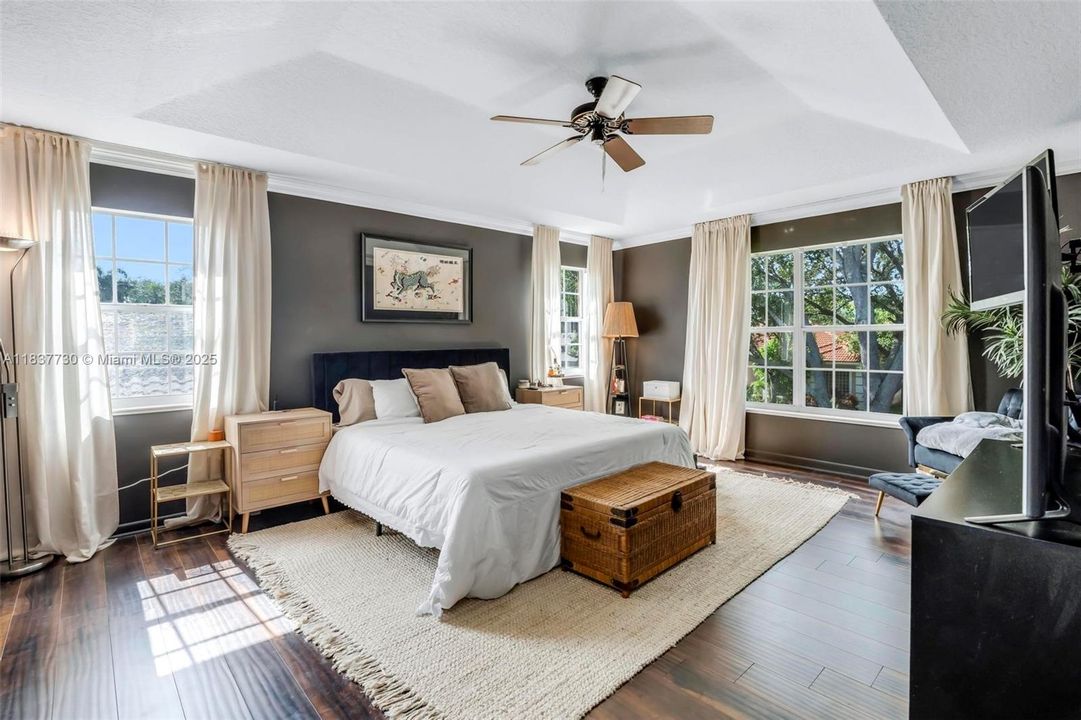 Recently Rented: $6,000 (5 beds, 2 baths, 3008 Square Feet)