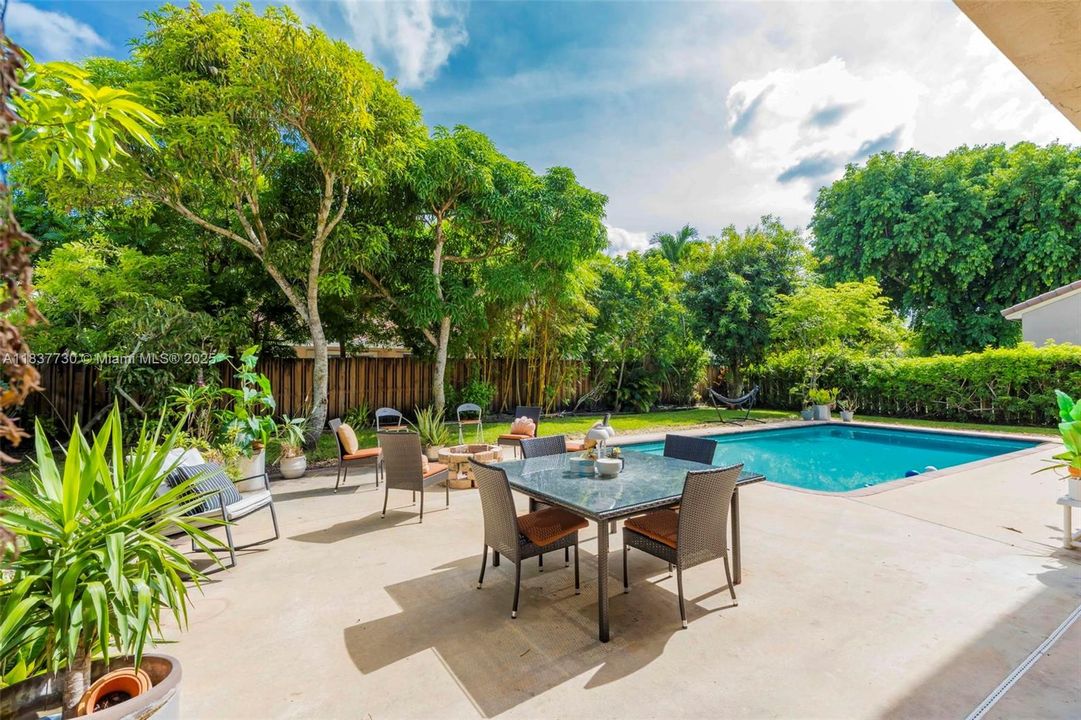 Recently Rented: $6,000 (5 beds, 2 baths, 3008 Square Feet)