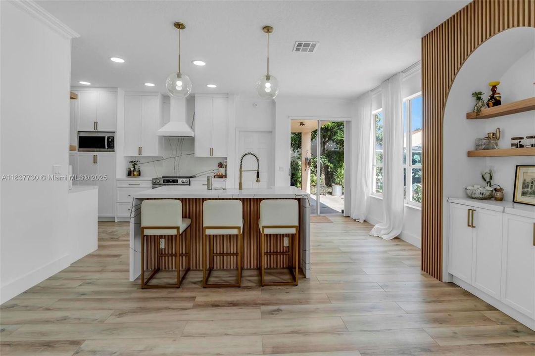 Recently Rented: $6,000 (5 beds, 2 baths, 3008 Square Feet)