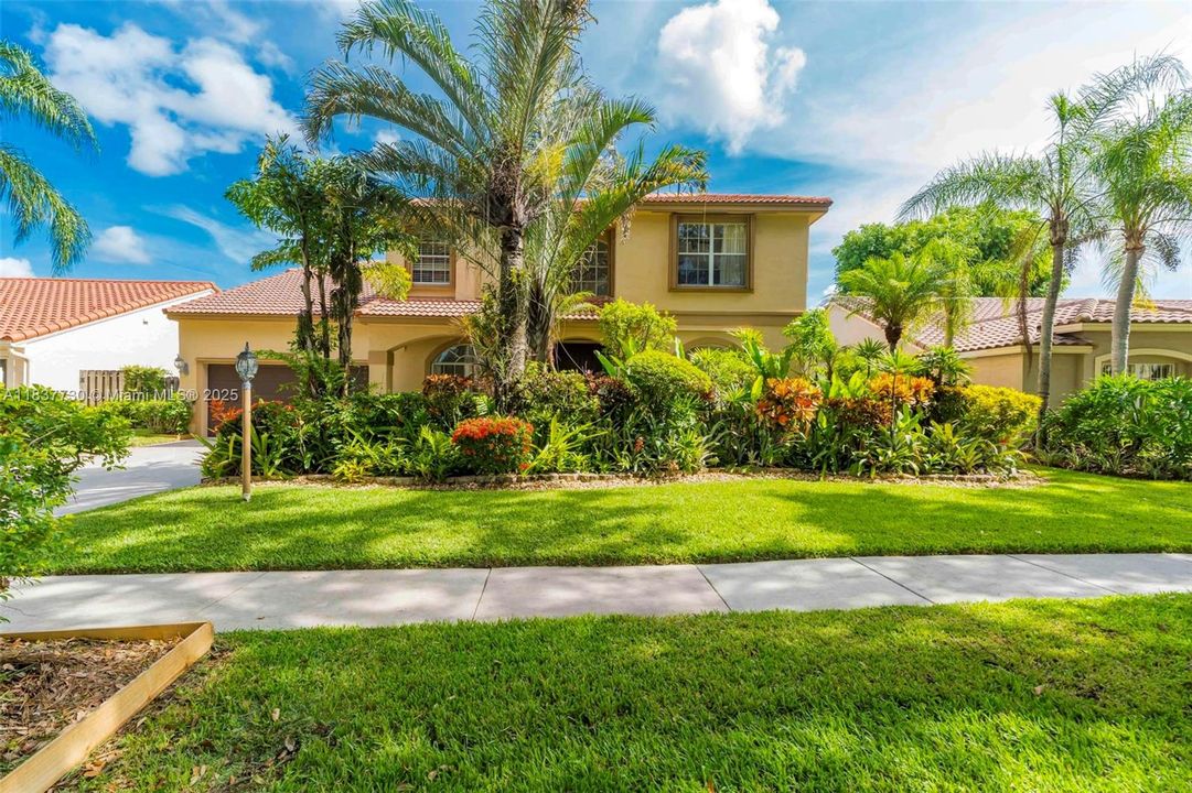 Recently Rented: $6,000 (5 beds, 2 baths, 3008 Square Feet)