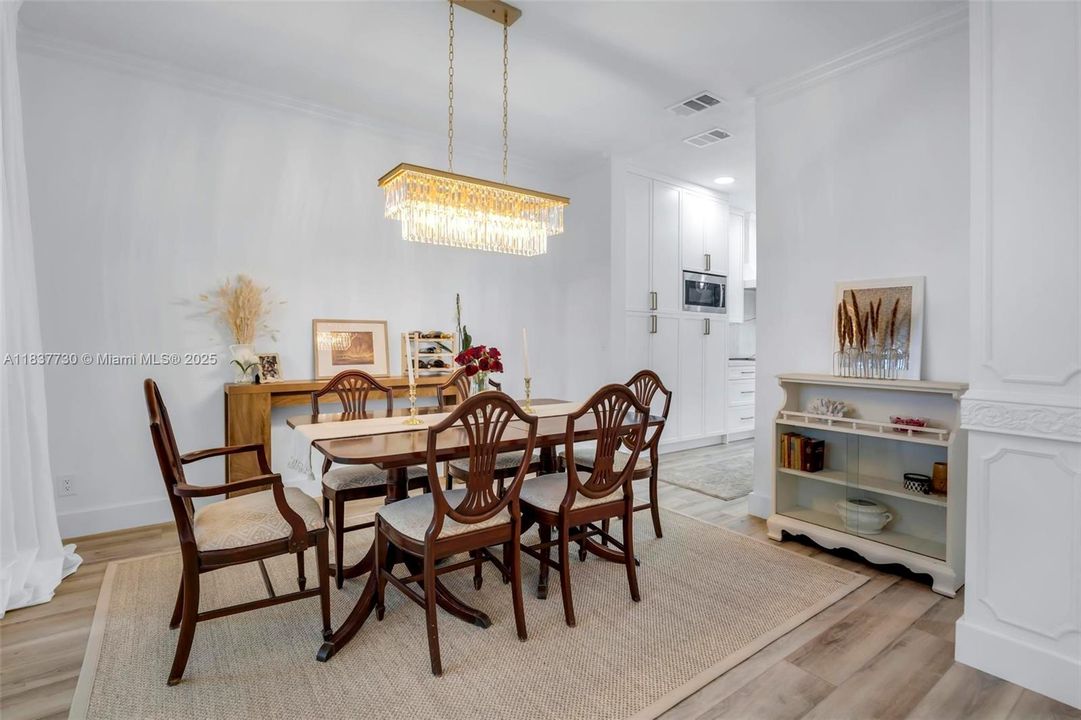 Recently Rented: $6,000 (5 beds, 2 baths, 3008 Square Feet)