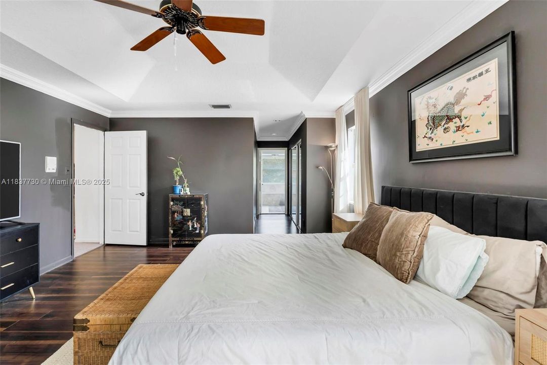 Recently Rented: $6,000 (5 beds, 2 baths, 3008 Square Feet)