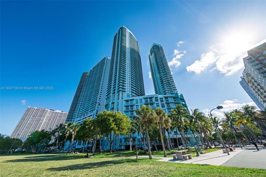 En Venta: $599,000 (2 camas, 2 baños, 1180 Pies cuadrados)