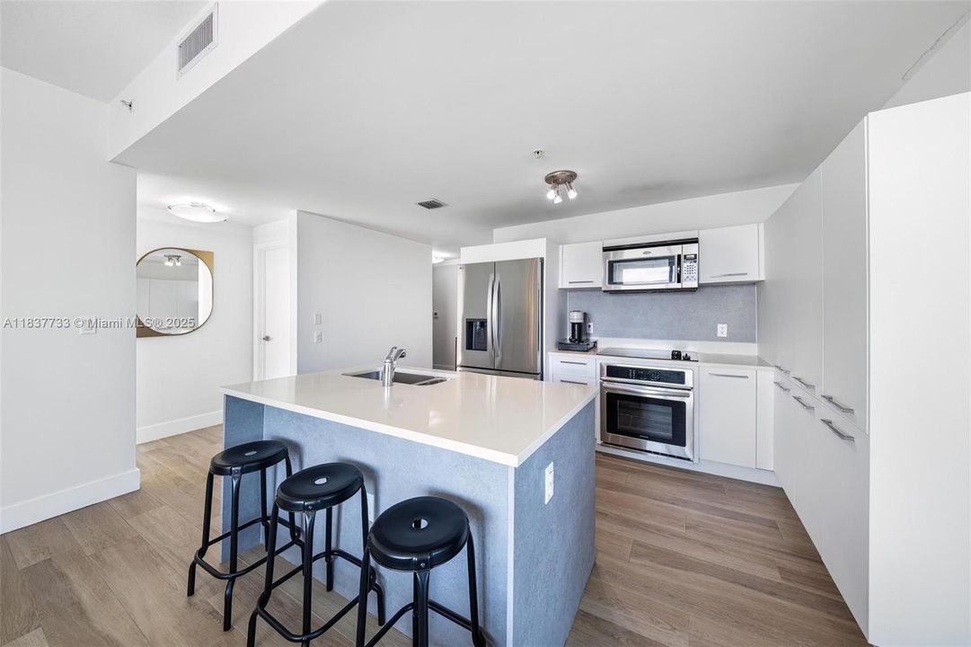 En Venta: $599,000 (2 camas, 2 baños, 1180 Pies cuadrados)