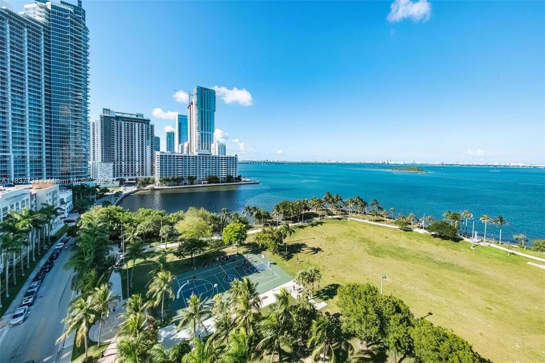 En Venta: $599,000 (2 camas, 2 baños, 1180 Pies cuadrados)