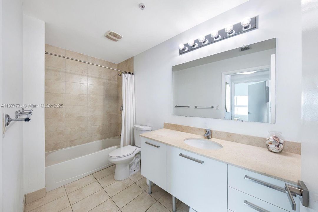 En Venta: $599,000 (2 camas, 2 baños, 1180 Pies cuadrados)