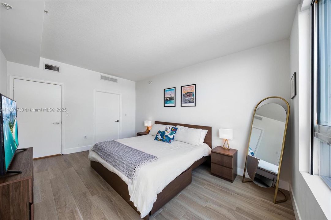 En Venta: $599,000 (2 camas, 2 baños, 1180 Pies cuadrados)