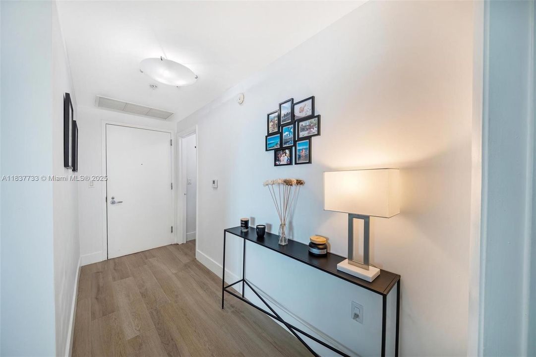 En Venta: $599,000 (2 camas, 2 baños, 1180 Pies cuadrados)