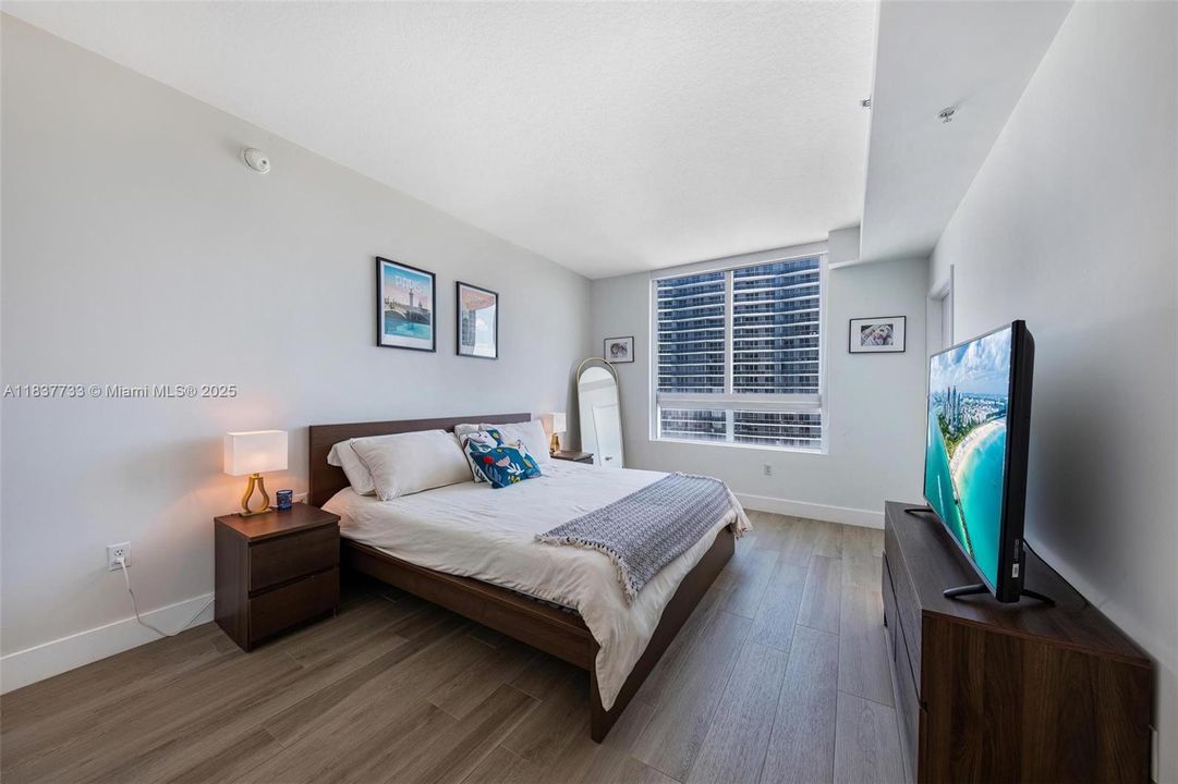 En Venta: $599,000 (2 camas, 2 baños, 1180 Pies cuadrados)