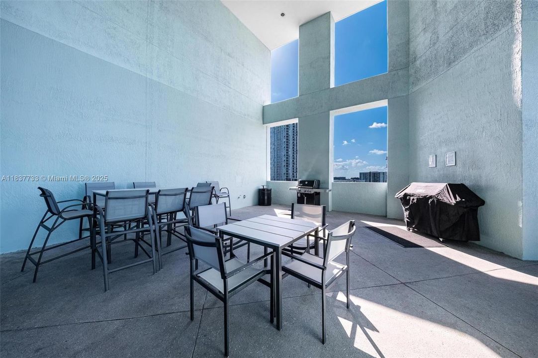 En Venta: $599,000 (2 camas, 2 baños, 1180 Pies cuadrados)