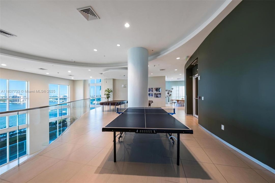 En Venta: $599,000 (2 camas, 2 baños, 1180 Pies cuadrados)