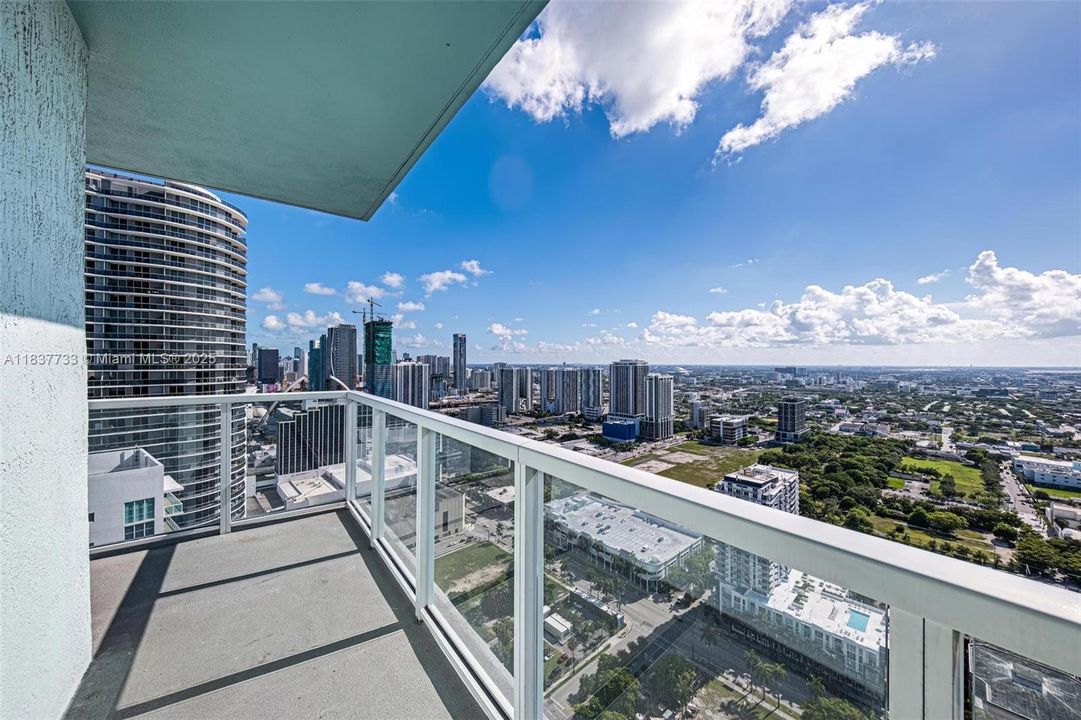 En Venta: $599,000 (2 camas, 2 baños, 1180 Pies cuadrados)