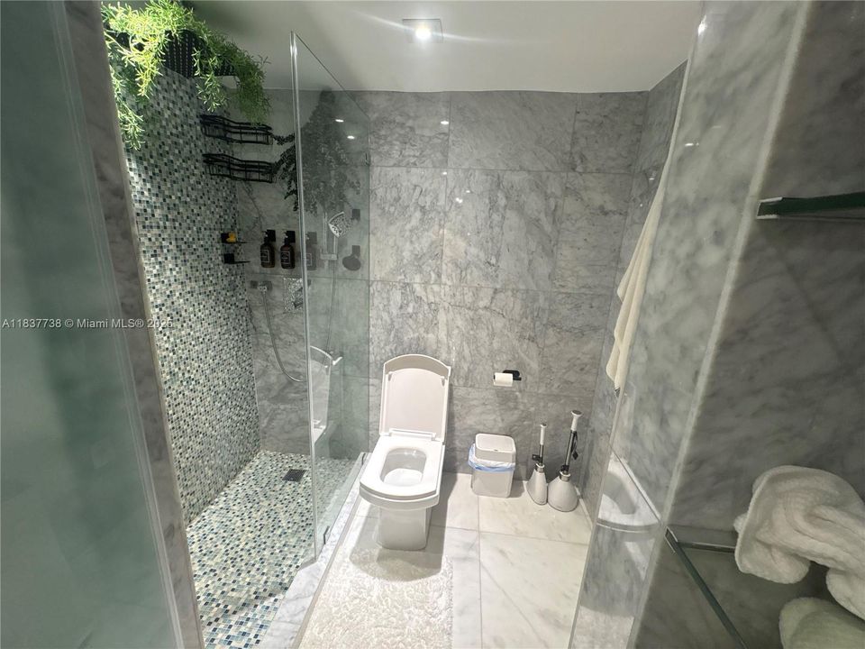 На продажу: $549,900 (3 спален, 2 ванн, 1302 Квадратных фут)