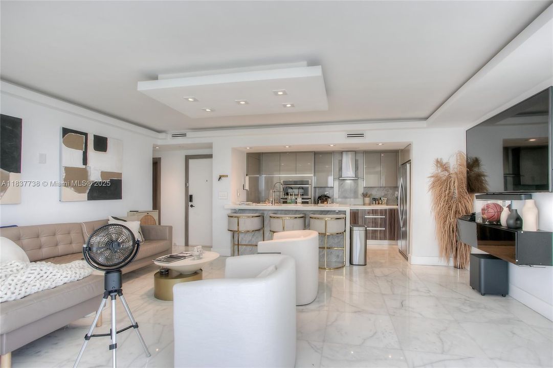 На продажу: $549,900 (3 спален, 2 ванн, 1302 Квадратных фут)