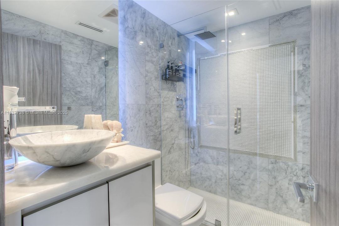 На продажу: $549,900 (3 спален, 2 ванн, 1302 Квадратных фут)