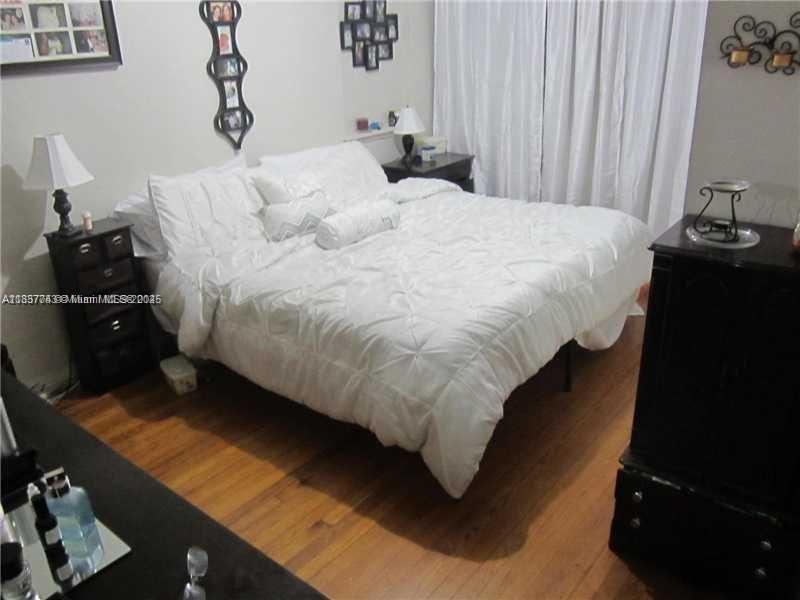 For Rent: $2,650 (2 beds, 2 baths, 1890 Square Feet)