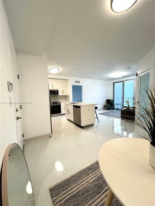 最近售出: $339,000 (3 贝兹, 2 浴室, 1100 平方英尺)