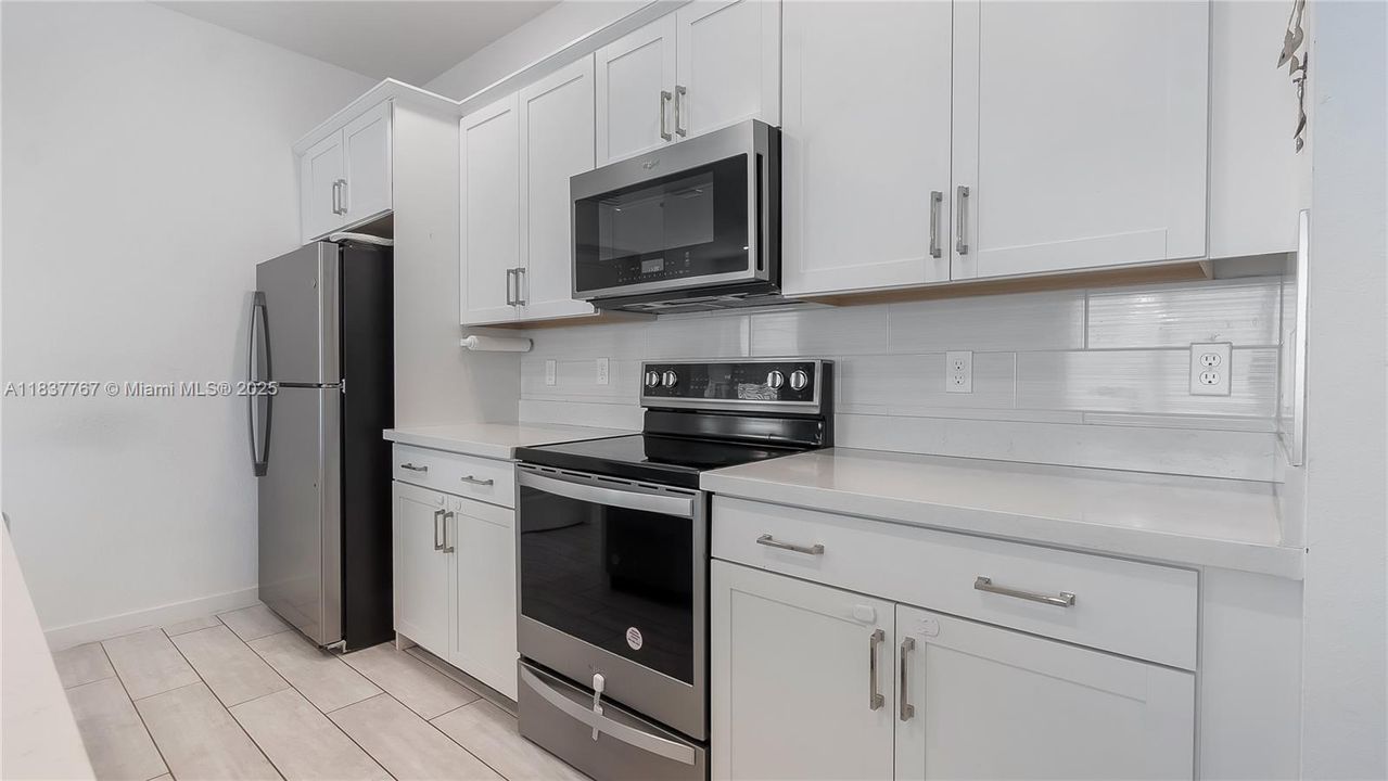 待售: $568,000 (4 贝兹, 2 浴室, 1713 平方英尺)